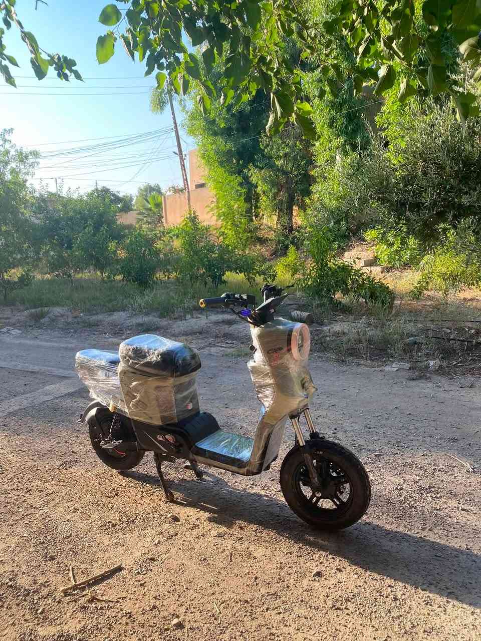 للبيع r9
سرعه 50 
خمس باتري
دبل إشاره
بريك حساس خلفي امامي هايدروليك 
بدون تجوه و طفاريه إماميه 
موجوده السله و مرايات وشاحنه ونلي اصليه 
موديل 2025
عنوان بلديات يم ازبري
سعر 325 ألف 
تواصل خاص أو رقم ***********
