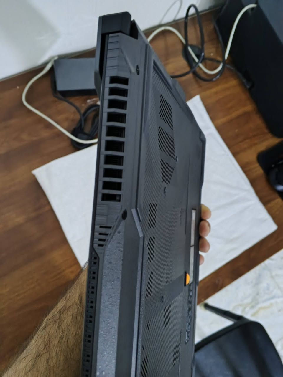 للبيع جديده بالفلين استخدام شهر 
ASUS TUF GAMING F16 FX607VU-RL159
Core i7-13620H
RTX 4050 6GB 140Watt
16GB DDR5 4800MHz
1TB SSD Gen4x4
شاشة 16" FHD+ WUXGA
الدقة: 1920×1200
نسبة العرض: 16:10
IPS-level Anti-glare display
Refresh Rate: 144Hz
Response Time: 7ms
G-Sync
MUX Switch + NVIDIA Advanced Optimus
اللون: Mecha Gray
النظام: DOS
الإضافات:
Windows 10/11 OEM Activation
Basic Programs Installation
Microsoft Office One-time Activation
السعر ١٣٥٠ تواصل واتساب ***********
