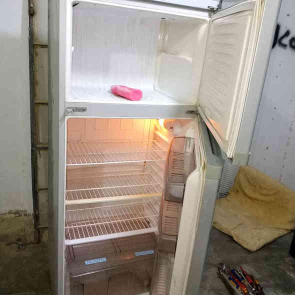 السلام عليكم
متاح ثلاجه حجم زغير مستعمله 3اشهر  مال غرف نوم 

وثلاجه حجم كبير نضيفه للبيع

الخاص مفتوح والهاتف***********
