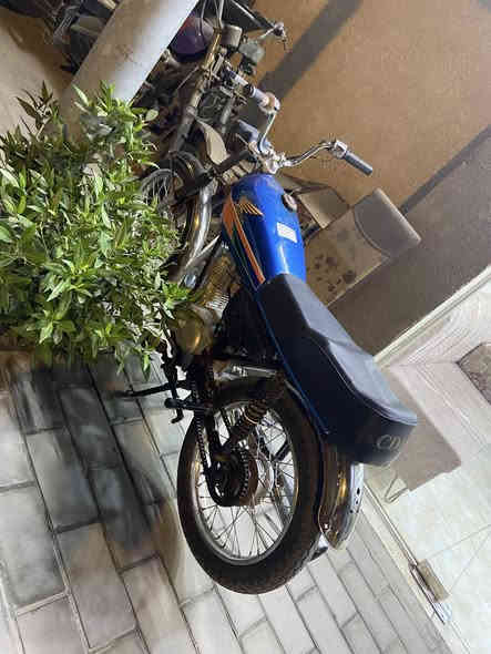 السلام عليكم دراجه أيراني اداوات نضافه 100/100 دراجه مانقصها شي بيع مستعجل 450 بيه مجال قليل رقمي ***********
