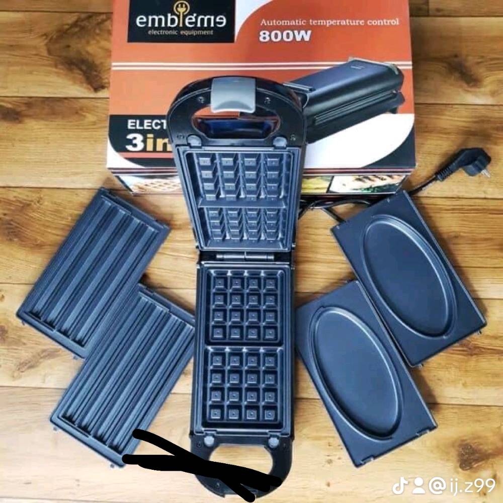 كابسة امبليوم 3×1 🧇🥞
جهاز واحد يغنيك عن ثلاثة أجهزة
تستخدم للوافل، البان كيك، والصاج بسهولة وسرعة

المميزات:
 • سطح تيفال مقاوم للالتصاق والحرق
 • قوالب قابلة للفك للتبديل والتنظيف
 • قدرة حقيقية 800 واط
 • تصميم أنيق وسهل الاستخدام

ضمان حقيقي لمدة 12 شهر من تاريخ الشراء
يتوفر توصيل في بغداد وجميع المحافظات

للحجز والاستفسار مراسلة خاص الصفحة 📨📩 