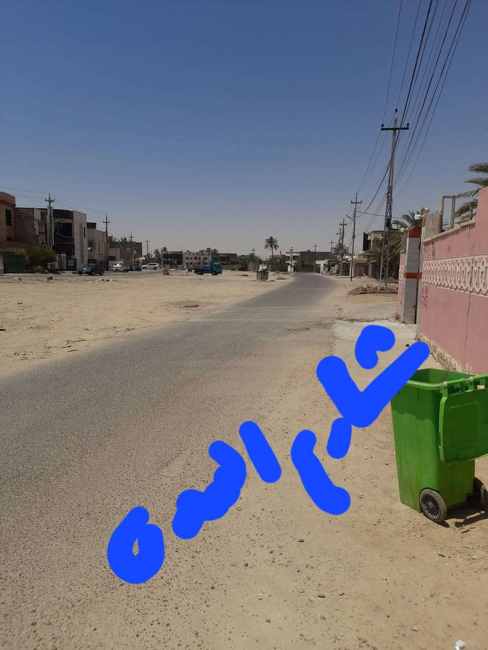 قطعه ارض للبيع مساحتها ١٦٥ متر طول ١٠  متر نزال ١٦ على السده خلف بيت حجي زيد برتوعلى شارع ٧متر للإستفسار الاتصال على رقم ***********
