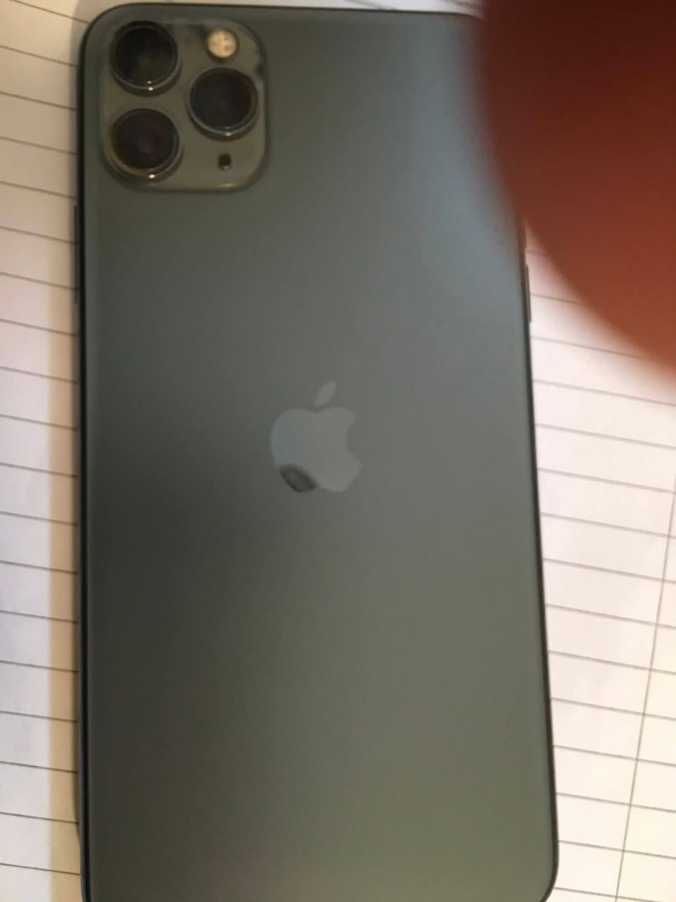 11برو ماكس بلادي بس شوية يطلع هو امنت بالله بلادي
ذاكرة 265 بطارية 75 
ريد روس مع فرق 
 السعر قفل280 قفل امنت بالله البارحة ماخذة 350
***********
