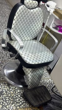 ٢ كراسي • مرايات ٢ • نضيفات