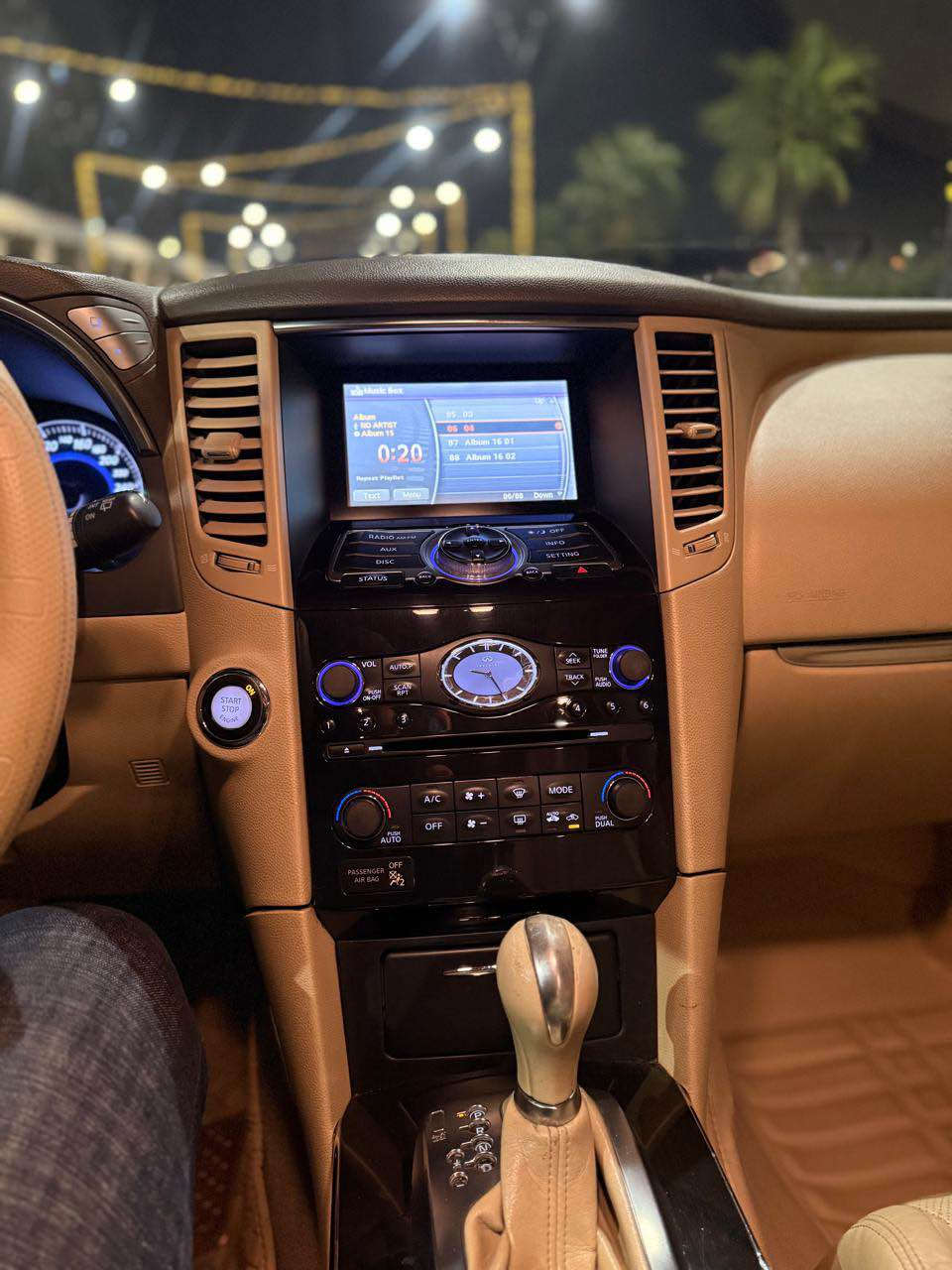 انفنتيQX 70 م2016هزة وسنوية 2031سليمانيه

ماشية 90/خليجي سيارة بيها بس بونيد بشرط بدون دواخل 

كوشن كهرباء وجلد وهيتر وبارد/كوشن خزن/سوكان كهرباء

سلايت/بصمة مري شفط/حساس امامي خلفي/كاميرا/

صندوك جلد دبل اكسل/لايت بلاجكتور زنون بلادي

شاشه سيدي EKO/ABS/محرك 3700/حجم 6 سلندر

السعر(150) ومجال للشراي(***********)مكان سليمانية السليمانية, العراق
