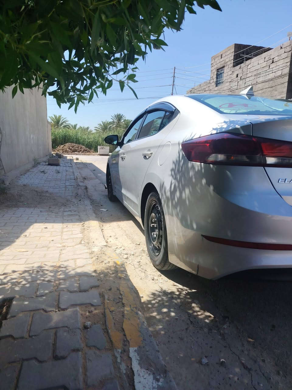 سلام عيلكم الانتره١٧ محرك وكير مكفول فول صدر جديد تخم تاير دبريد ثلج *********** بغداد سعر ١١٤ وبيه مجال
