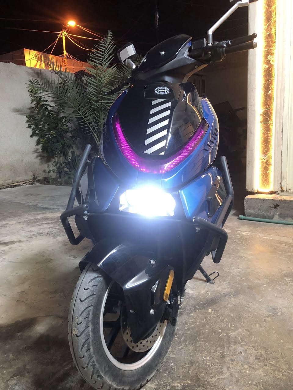 للبيع دراجة شحن زيرو مماشية السعر مليون و ٧٠٠ وبيها مجال للشراي ( الشراي يراسلني او يتصل موجود وتساب ) 
***********
