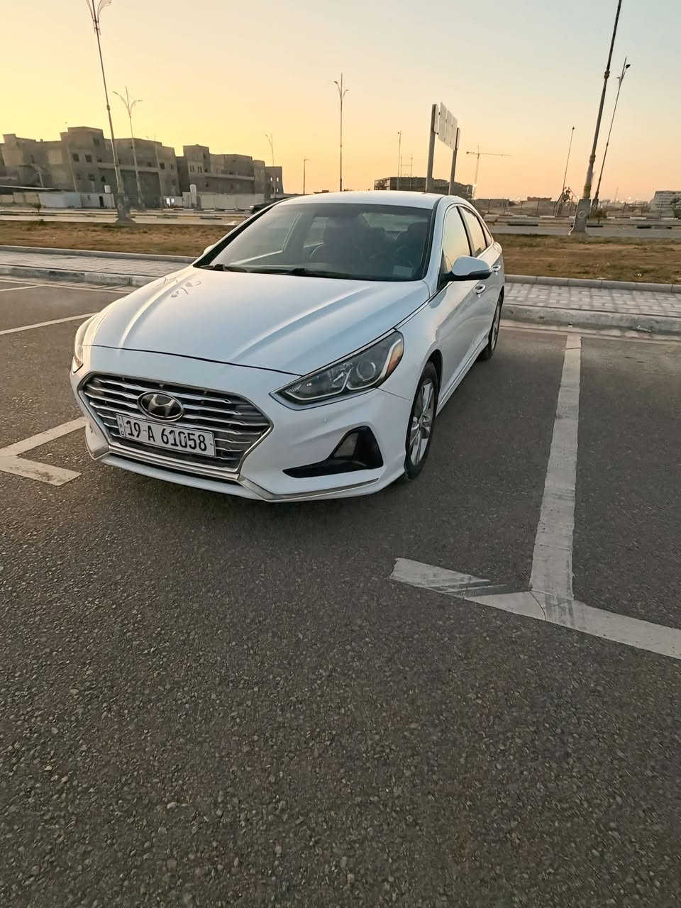 السلام عليكم
سيارة سوناتا 2019

 لون ابيض رقم كربلاء 

للبيع فقط بدون مراوس

سياره جاهزه بدون اي نقص 

صور الحادث مرفقة بالمنشور

السياره كلشي بيها بلاد عدا حادث امريكا 

رقم بغداد انكليزي  بأسمي تحويل مباشرة 

مواصفات السياره

محرك 2400

بصمه تشغيل + ابواب

كشنات جلد 

كشنات هيتر 

شاشه نظام كار بلي

كامره دواره

ستيرن حرفD + هيتر

شفتات ستيرن

  انظمة قيادة 

كشن كهرباء

رادار جانبي نقطه عمياء

لد نهاري + بك لايت لد

اشاير مري

اشارة ترحيب عند الاقتراب

صندوك ذكي عند الاقتراب

دبل كزوز 

ويل جبير  بلادي

السعر / 144 و بيها مجال 

مكان السيارة كربلاء 

للاستفسار  ***********
