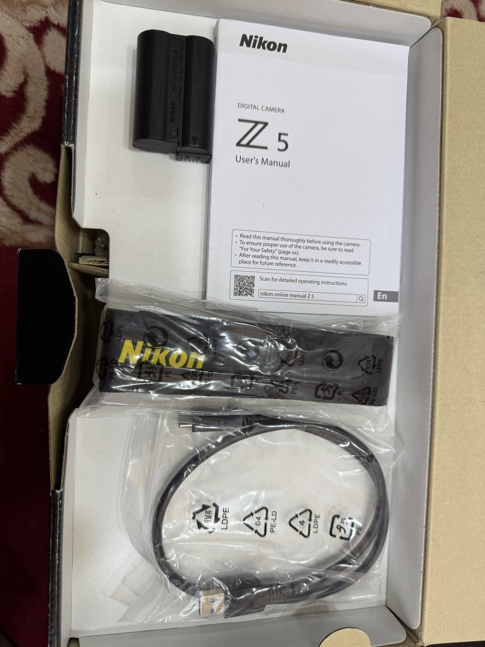 نيكون Z5 استخدام قليل 95‎%‎ شتر 2k
بدي وعدسة 24-70 كارتون ملحقات اصليه 
السعر مليون و 450 الف 
مكاني بابل
***********
