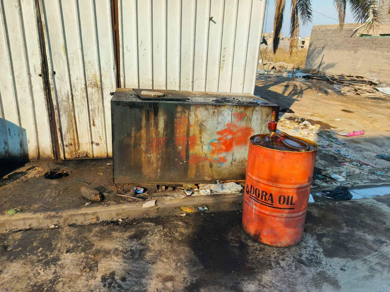 موقع للبيع مكانه بغداد الشعب السريدات القديمه         بي حمل حاليا 540  بالصيف حمله 750  بيهه تلث مكاين 
وحده 113 جديده 
وحده بومه 
ووحده بومه مكينته كايمه كامله مع راس التوليد 
الأرض ايجار   بيهه ٤ بوردات خارجيه ***********
