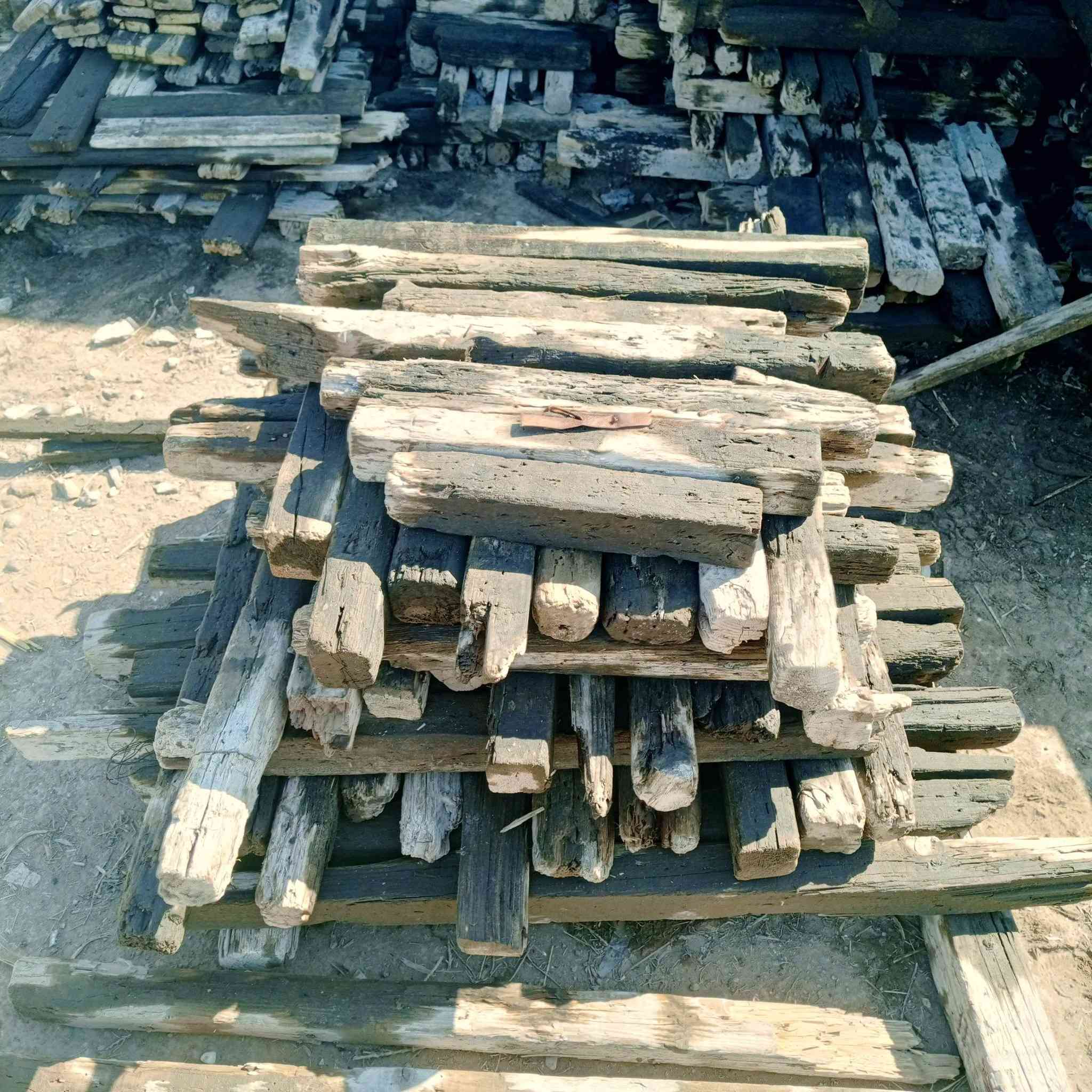 السلام عليكم نجاجير لعزاه لمحترمين ليوم عدنه قالب صغير وحلو ومرتب وسعر مناسب جدأ عدنه لوح 3مكاعب وسير ابو 3مكعب واحد وابو 2نص مكعب وعدنه ابو متر مكعب ونص وابو 50سانتيم مكعب ولوح من 3لحد 50سانتيم بي مكعبين العنوان واسط نعمانيه وهذه رغمي ‏‪***********‬‏وسعر جدأ مناسب خاص شباب وتدلون 🌹
