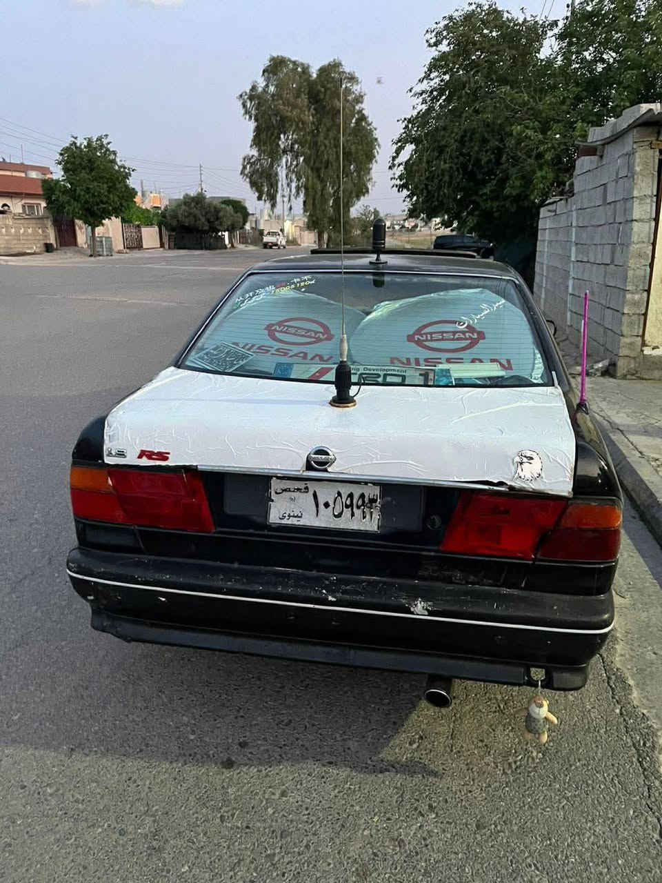 نیسان بلیمەر 1992
ئاڕمی پلاستیک سۆران بەشەرت 
مەکینە ۲۰ 
بەشەرتی گێڕو مەکینە فیتەر
کارەبای مەزبوتە 
کامل ئەشیای تەبریت پێوەیە بەس غازی نەقسە
جوانکاری بۆکراوە
تایەو ویلی لۆکە 
18 گەڵاو معاملە
لە سلێمانیم 
*********** السليمانية, العراق
