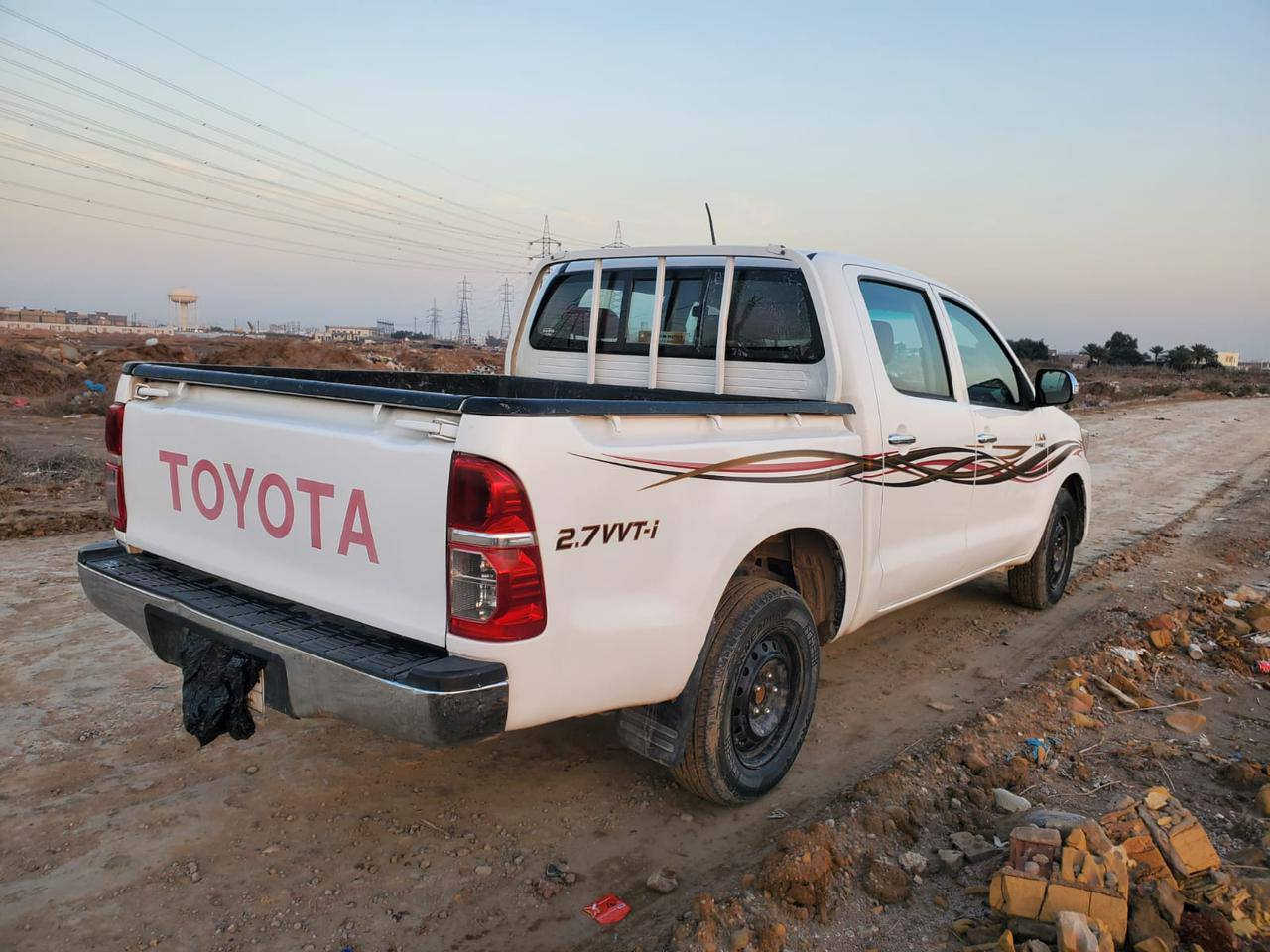 بيك اب تويوتا هايلوكس(فلاونزه) موديل 2015  ادوات بدون رقم كير عادي مكفوله من  عشاير والسرقه ومكفوله من الكص بيه تكحيل بعض المناطق والجاملغ الايسر جاهزه ترايك لأربيل ب ١١٥ ورقه وبيها مجال بسيط للمزيد من التفاصيل التواصل واتساب عبر الرقم الاتي *********** فقط واتساب
