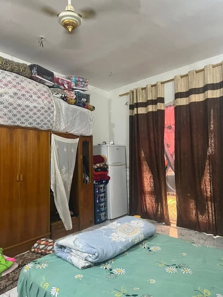 دار طابو صرف المساحه 275  واقع حال 300 تحويل مباشر بأسمك بعد الشراء 
البناء طابوق والسقف عكاده طابقين 
4 غرف نوم 🛌 
يحتوي الدار على : 🏠
___________________________________
الطابق الاول 
ستقبال10/5
صاله 11/6
غرفه نوم6/5
مطبخ 5/4
صحياة خارييه 
طارمه خارجيه 
___________________________________

الطابق الثاني 
3غرف نوم 
صاله 7/6
2بيتونه
الموقع : شارع ربيانه : بلقرب من سيد حبيب او بلقرب من معهـد استاذ خالد الجديد 
السعر 165 مليون وقابل للتفاوض  
___________________________________
الاستفسار اكثر مراجعه 
مكتب عقارات محمد كامل العويسي  
عنوان المكتب 🏡 قنطره ربيانه / شارع المواكب مقابل قرطاسيه القمر 
اداره المكتب :
***********  
*********** واتساب ☎️
