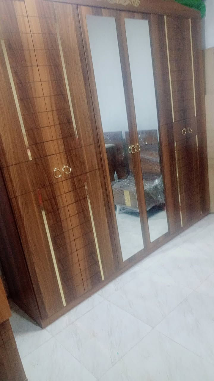 طخم تركي. ٦. قطعه نظافه ٩٩٪ سعر ٤٠٠ الف عنوان سيميل مسيريك قرب صيدليه بيلا ب فرع *********** ***********
