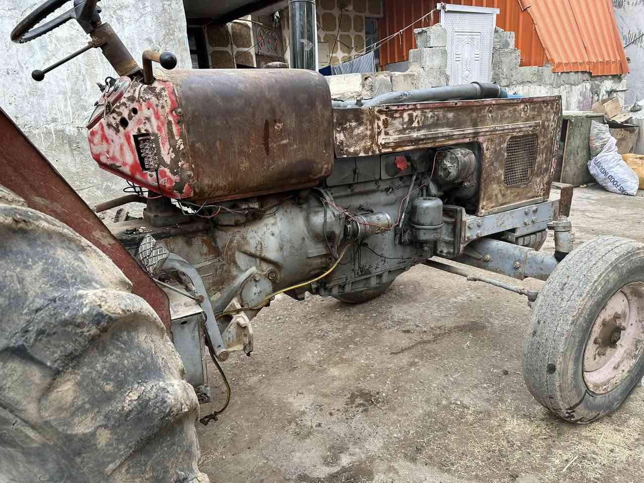 السلام عليكم عنتر للبيع بدون موديل 89مكان بغداد السعر 3750وبيها مجال ‭0772 422 7735‬
