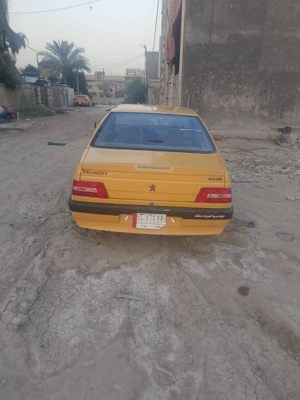 سلام عليكم بيجو لميس للبيع او مراوس 
بيجو لميس موديل 2016 رقم بغداد تحويل مباشر سياره خير من الله تبريد شغال تخم تاير باتري كمبريسر منظومه كامله كله جديد صدر نص عمر داخله نظيف كير عادي محرك خير من الله كير كذالك سعر 35وبيه مجال ***********
