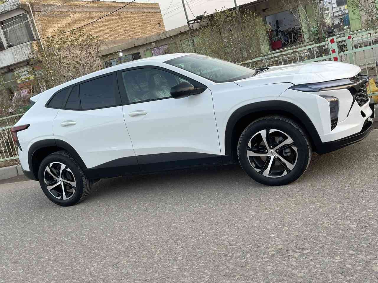 السلام عليكم شوفر تراكس موديل 24 السياره بسمي السياره كفاله عامه فقط البنيد بارد السياره بيه مواصفات حلوه *********** غير متواجد عل فيس الاتصال فقط السعر 147
