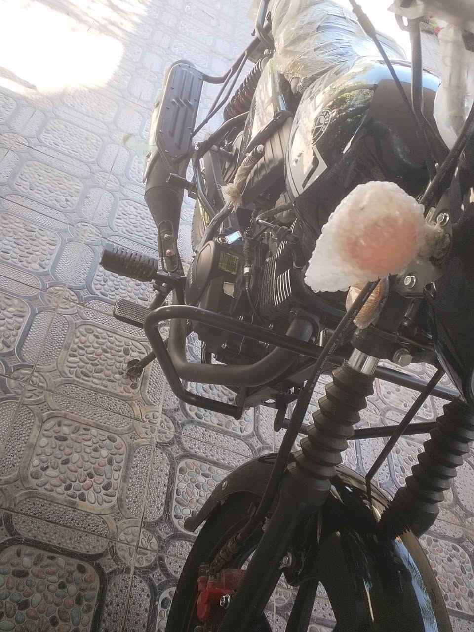 السلام عليكم
دراجه دايوان 25للبيع اوراق سكنر الشراي يتصل *********** مكان الدراجه ديالى الخالص
