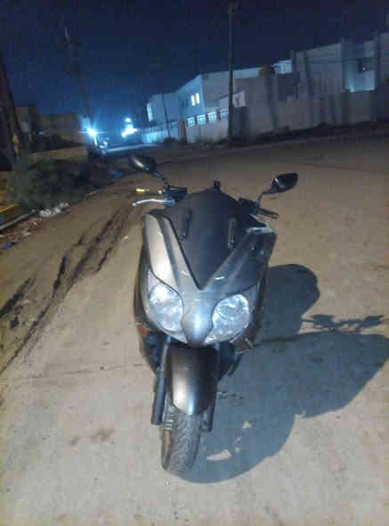 سلام عليكم 
رجائن مو شراي لا تراسل
للبيع 
فورزه اسرائيلي لون مميز
ماشيه 46الف
محرك كفاله 
كير شغال 
كهربائيات شغاله 
دراجه نضيفه عوزه ملاحظات بسيطه
سعر 1250 مليون وربع وبيه مجال بسيط للشراي
مكاني ناصريه قضاء رفاعي ماعندي توصيل 
رقمي ***********
