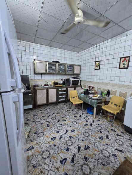 معروض لدينا للبيع في الحي العسكري بيت 200 متر بناء قديم طابقين نظيف كما موضح في الصور  السعر 200 مع مجال بسيط ، للإستفسار *********** او زيارة المكتب في الصالحيه

لمتابعة بقية العروض ⬇️
https://www.facebook.com/share/g/17M2KMkycs/
