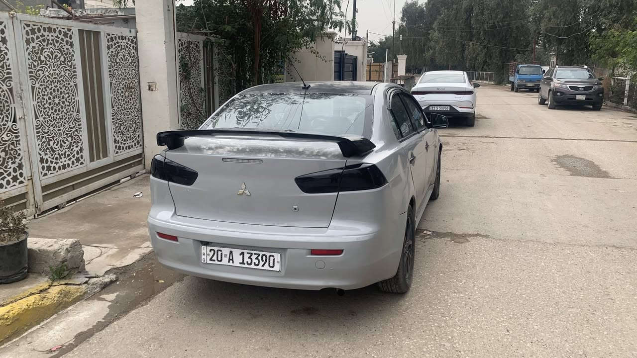 السلام عليكم لانسر قرش 2009 رقم ديالى وارد امريكي محرك 2000 كير محرك تبريد مكفولات
السيارة فول مواصفات فتحه وبصمه وتحكمات 
السياره حادثهة جاملغ امامي وحافه التكمه فوك الجاملغ والسياره مصبوغه عام لون اسمنتي مميز مكان السياره بغداد 
السيارة بيهة نواقص بسيطة السعر 75$
***********
