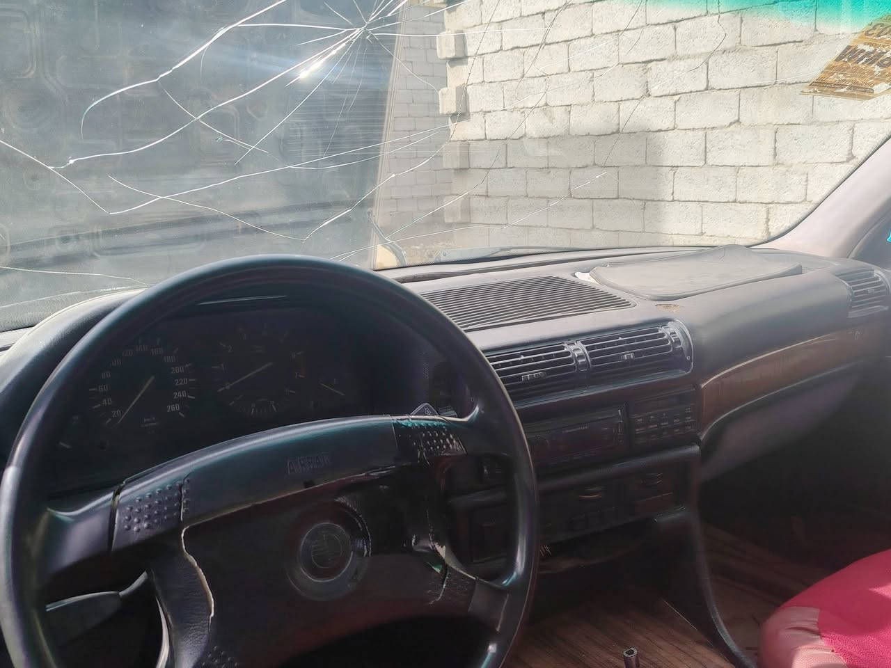 بي ام للبيع سياره جاهزه تخم تاير جديد حداديه جديده مكينه جديده كير جديد كهربائيات شغاله مكينه محور ياباني 3000 جديده توني شادها سياره خير من الله السعر 30 و بيها مجال مستعجل ع البيع العنوان الشطره ***********
