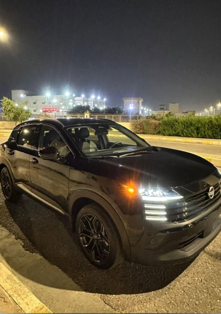 نيسان كيكس SR 2025
• الموديل: 2025
 • الفئة  SR (دبل اكسل)
 • اللون: أسود
 • عداد المسافة: 11 الف ميل
 • المحرك: 4 سلندر – 2.0 لتر

الضرر:
 •  صبغ قطعتين باب السائق وخلف السائق تصليح على البارد بدون دواخل)
 • 

الرقم: بدون رقم – فحص موقت بغداد  تترقم جميع المحافظات )

المواصفات:
 • نظام الدفع الرباعي AWD
 • بصمة أبواب
 • بصمة تشغيل
 • شاشة كبيرة (ستايل آيباد)
       ٠ شاحن واير ليس
       • كامره أمامية
       ٠ كامره خلفيه
       • حساسات خلفيه
 • رادار أمامي (تحديد المسار)
 • رادار جانبي (النقاط العمياء)
 • رادار خلفي (تحذير من الاصطدام)
 • هاند بريك إلكتروني
‏ • AUTO HOLD
‏ • AUTO START
‏ • AUTO STOP
 • أوضاع قيادة:
 • ECO
 • NORMAL
 • SPORT
 • تحكمات على المقود
 والعديد من الإضافات الاخرى 

للأستفسار :***********) اتصال او وتس 
 موقع السياره : تكريت
