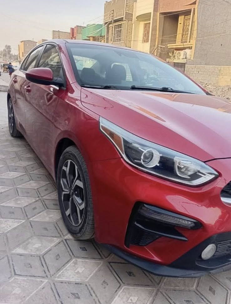 السلام عليكم فورتي 2019 وراد أمريكي بدون حادث فقط بيها كلير باب السايق و صار بيها صبغ بل باب الخلفي اثر طخه خفيفه في الباب و انصبغ لبيل واحد ب اسمي تريد وكاله تريد تحويل مكاني بغداد السعر 130 و بيها مجال ***********
