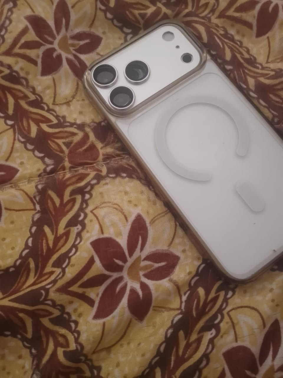 عرض قوي ايفون 12 برو ماكس سعر360 محور ايفون 17 برو ماكس
لتلفون شاصيه حلو 
شاشه 3 خيارات نوعيه اولد ميحتاج اكلك شكد سعرها 150 
ارتنيت اتصال كامرات كله فول ل فول
بطاريه 80
تحوير لون تيتانيوم سلفري يموت 
ولون ل ايفون شاصيه ل بلاد ازرق بحري
فيس ايدي برمجه يحتاج متكلف بس من بدلت شاشه ماسويت الها برمجه وهاهيه تلفون نضيف فقط شاشه مستبدله نوعيه اصليه اولد 
بغداد كريعات او اعضميه رقم ***********
