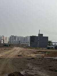 قطعه ارض للبيع مساحة 200متر مربع واجهة 14 متر نزال 14.5 بغداد التاجيات...