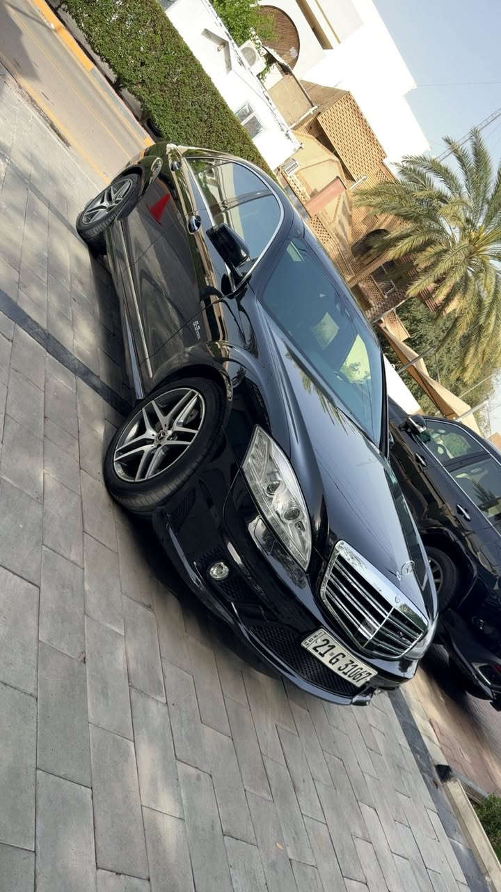 السلام عليكم مارسدسS63 بدون صبغ شادله محرك 550 جديد موديل 2007 ماشيه 90 الف للاستفسار ***********مكان السياره بغداد اليرموك

