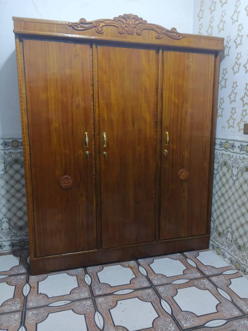 السلام عليكم موجود كنتور للبيع عنوان بلرمادي السعر اتصل ***********
