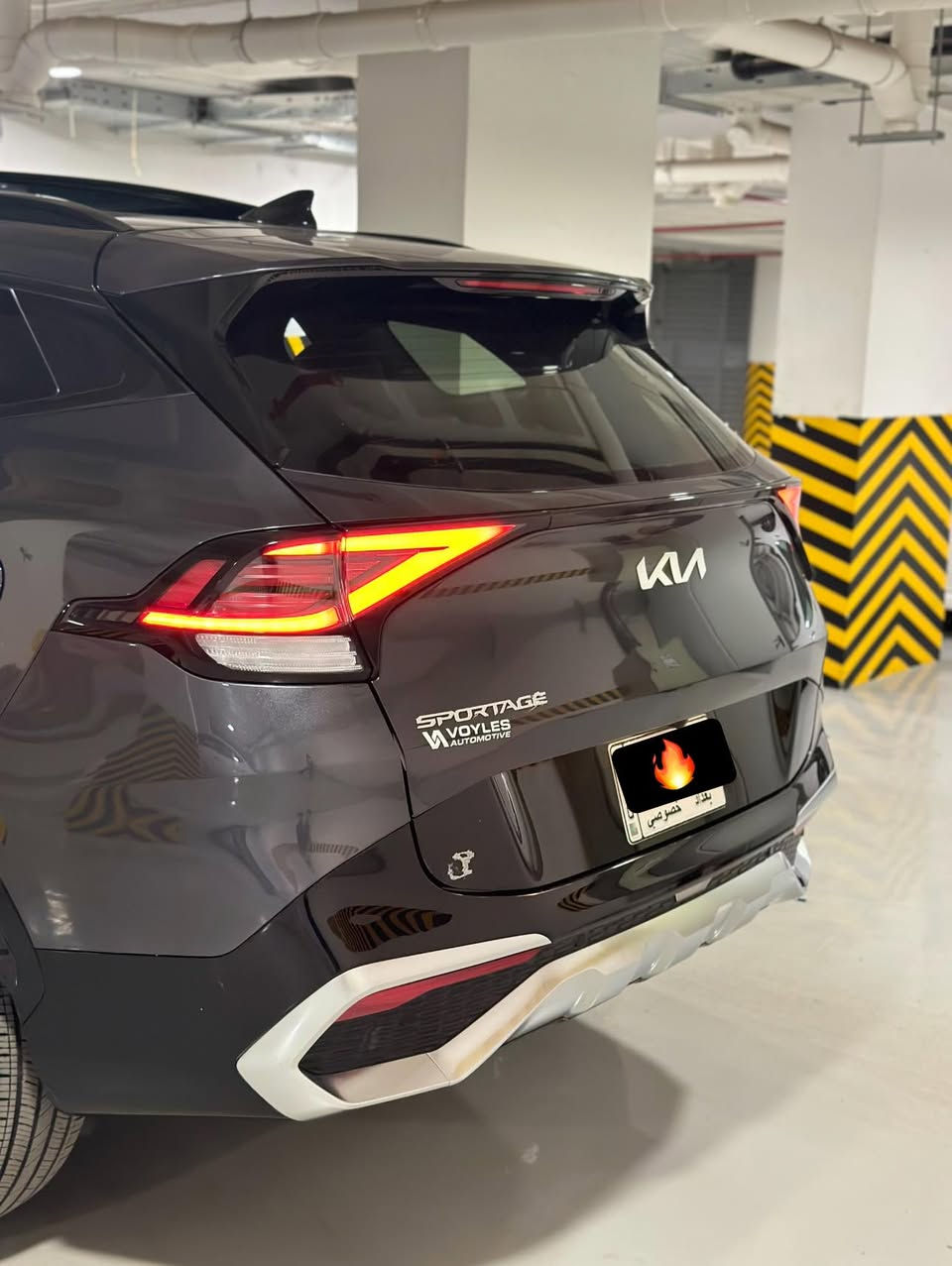 كيا سبورتج موديل 2023 فول مواصفات برستيج اعلى فئة sx.prestige لون مميز  

وارد امريكي حادث خفيف جدا بدون شاصي او لغد

مواصفاتها :-
1. محرك 2500 GDi
2. كير 8 نمر
3. ماشية 
4. بانوراما
5. بصمة : تشغيل - ابواب - صندوك
6. صندوك كهرباء
7. شاشة كبيرة على طول الدشبول تدعم كاربلاي واندرويد اوتو وفول تحكمات
8. كيجات الكترونية متغيرة حسب الوضعيات
9. انظمة القيادة : سبورت - سمارت - نورمال
10. كشنات جلد لون مميز قرميدي 
11. كراسي كهرباء فول تحكم مع كشن امامي متحرك عند النزول اوتماتيك
12. اضواء ترحيب عند الاقتراب مع ترحيب داخلي عند الصعود او المغادرة
13. شحن وايرليس
14. منافذ تايب سي عدد 3 مع 2 في الكشنات ومنفذ يو اس بي ومنفذ جداحة
15. هاند بريك بصمة
16. اوتو هولد
17. كاميرات 360 مع كاميرات بالاشارات الجانبية مع وضعيات مختلفة للكاميرات
18. فول رادارات امامية وخلفية وجانبية
19. تحديد مسار ذكي
20. قيادة أليه ذكية
21. نقطة عمياء
22. كروز سرعة
23. تبريد وتدفئة كشنات مع تدفئة ستيرن
24. سستم صوت هارمن
26. خزن كشن سائق ميموري وضعيتان
27. ويل كب حجم 19 مميز وحساس اطار تايرات بعدها بخطوط شركة
28. اشاير بالمري
29. تشغيل عن بعد
30. شاشة لمس متغيرة لتحكم الميديا او لتبريد
31. ستيرن فول تحكمات
فول مواصفات للأخير شتريد بيها 

السعر235
السيارة مكانها بغداد ورقمها بغداد بإسمي
للاتصال ☎️

0771 000 0931
