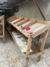 ميز خشب • للبيع