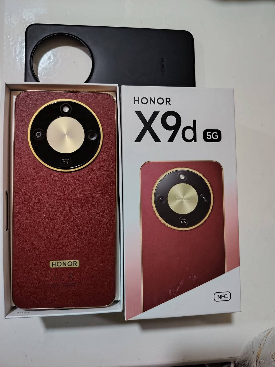 هونر اكس 9 دي 
مستخدم 15 يوم 
ذاكره 256 رام 12
سعر 375 
مكان بغداد
واتساب ***********
