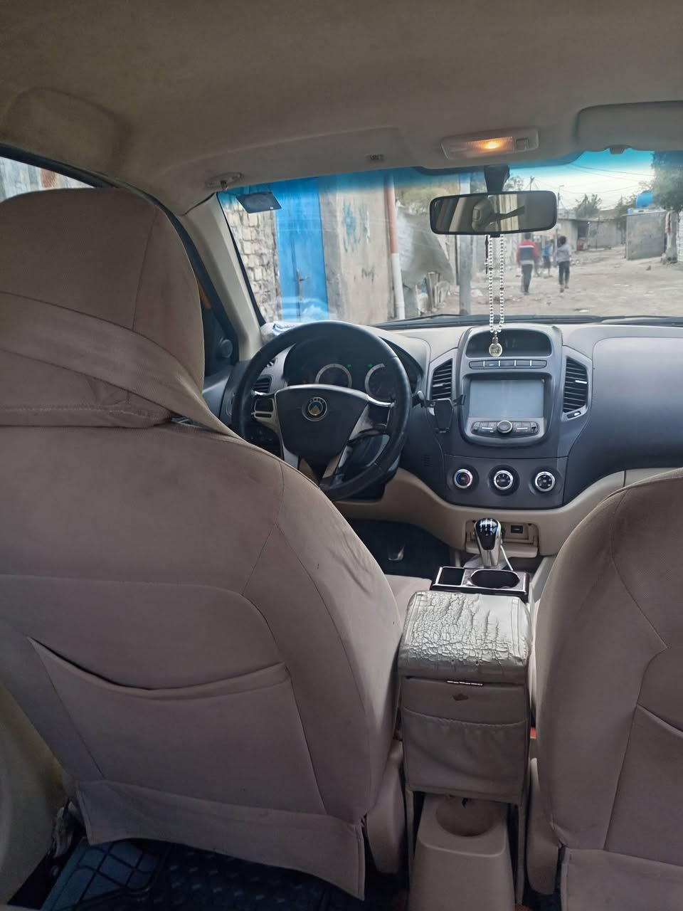 جيلي GC6 2016
باسمي كير مكينه خير من الله 
لا تبديل ولا صبغ فقط جاملغ امامي جه السايق   هيه غرامات مصفره تدفه تبريد العنوان بغداد مدينه الحريه شارع 30 رقم للتواصل ***********
