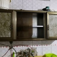 عندي مطبخ ألمونيوم متكون من خزانات علوية وسفلية جاهزة للبيع. التصميم ي...