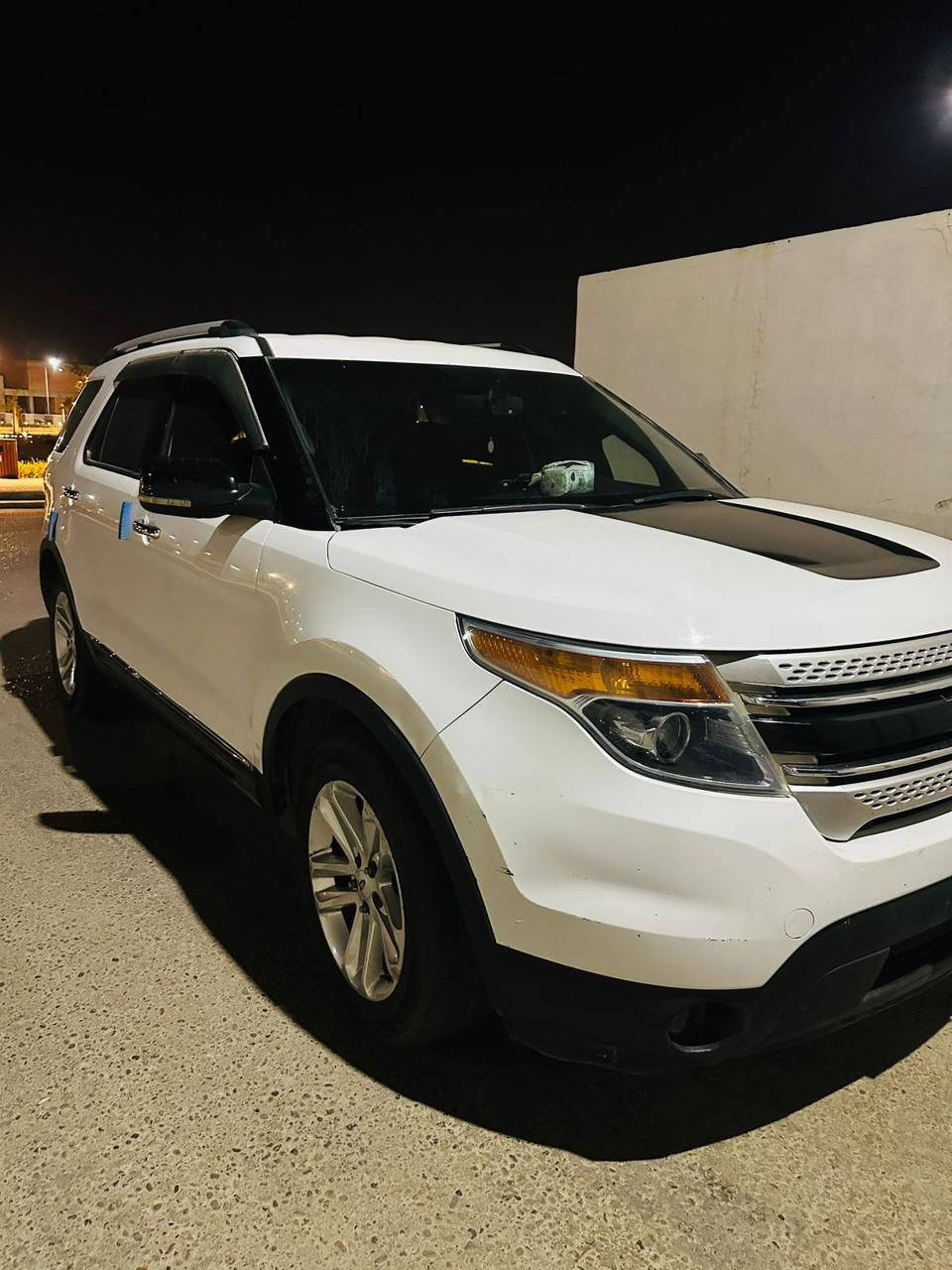 سلام عليكم
فورد أكسبلور 2013 

مكينه 6 سلندر 3600 

المواصفات 
1 تحكم ستيرن
2 اشاير بالمري
3شاشة كبيرة + لمس 
4حساسات خلفية 
5كامرة خلفية 
6تحكم كشنات كهـربائي 
7سحب امامي 

سونارها موجود بالصور بس الصندوك مبدل 

السيارة مكينه + كير+ تبريد( تدفئه) كفالة + صدر امامي خلفي جديد السعر 137وبيه مجال بسيط الاستفسار  ***********
