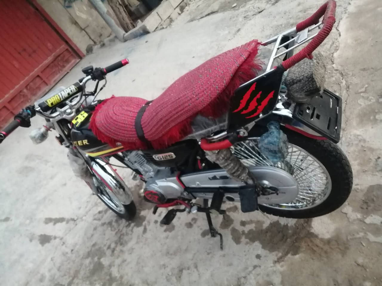 ما شاء الله تایکەر 2025 لۆک جوانکاری بو کراوە اوراق بو فروشتن مسروفی نییە زور پاکە وەک سفرە شوینم کەلار ئەو رەقەمەکەمە لەخزمەتانام ***********
