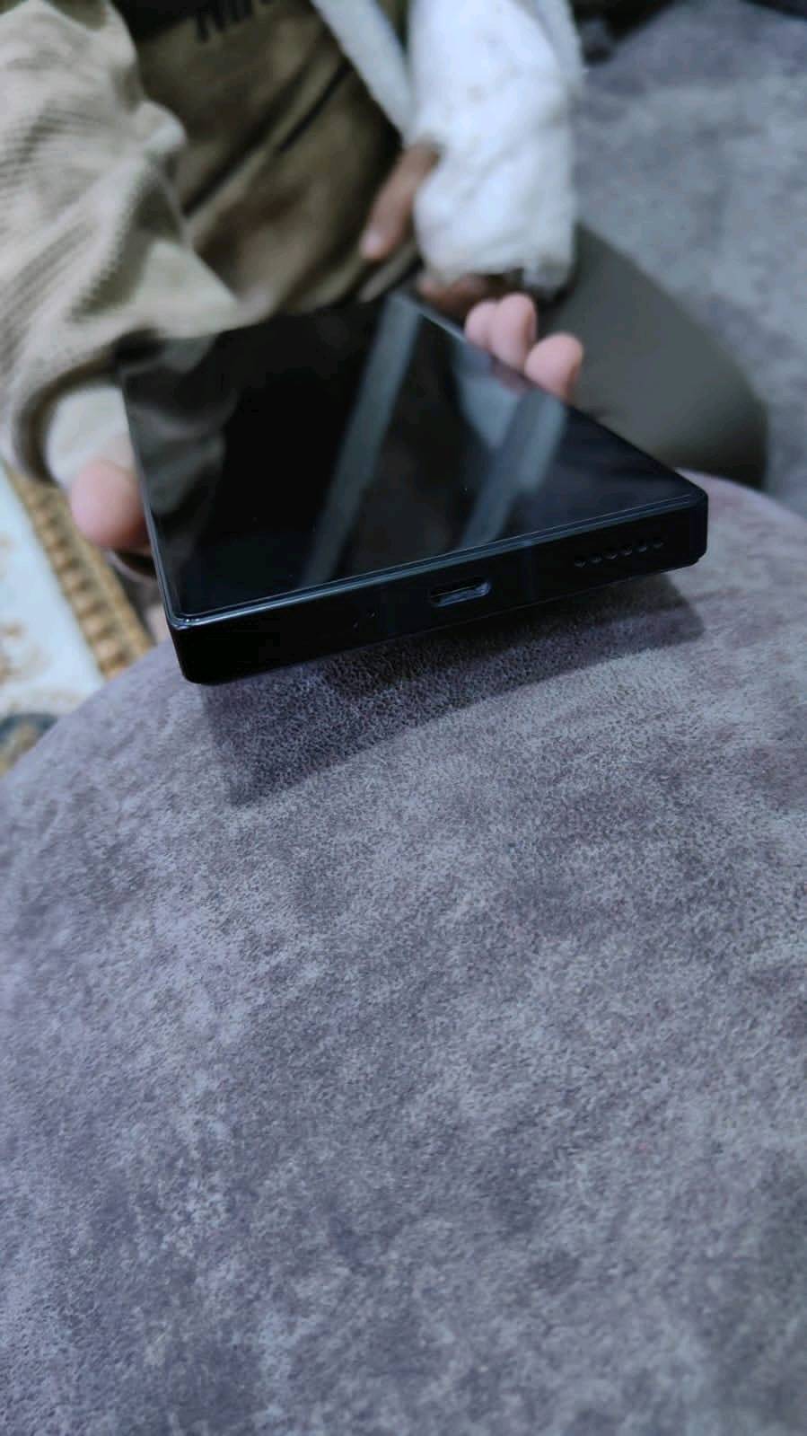 البصرة قضاء المدينه 
الجهاز كامل ملحقات ومكفول ونسخه عالمية  لللبيع ب850 او مراوس بجهاز اخر