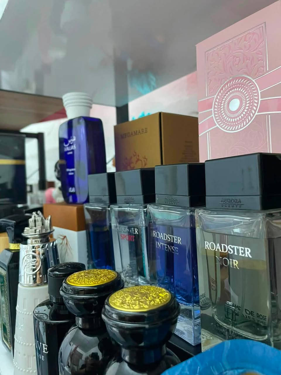 🔥 **مجموعة جديدة ملكية وجذابة من العطور!** ✨
📦 **متوفر للبيع بالتجزئة والجملة (توزيع لكافة المدن)!** إذا كنت صاحب محل أو معرض، يمكنك طلبه بسعر خاص للإنتاج والبيع. 🤝
☎️ ***********
☎️ ***********
muhamad.n2632@gmail.com
#34M4
