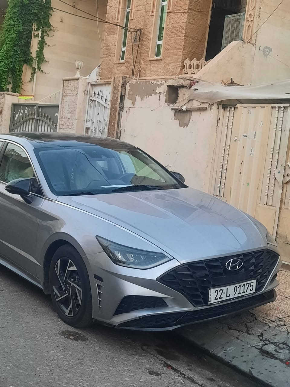 سوناتا ٢٠٢٢ sel plus 
 محرك ٢.٥ gdi دبل نوزل (٨ نوزل) 
فول مواصفات ما عدى المقاعد جلد
ضررها بارد اباب السائق وخلف قبق البانزين 
موضع بللصور
مواصفاتها فول بانوراما نقط عمياء رادارات تحديد مسار اوتو هولد تبريد قطعتين شاشة ديجيتل كاربلاي واير ليس وبعد بيها مواصفات
رقم جديد هسه لل٢٨ يلا تسقط باسمي السياره 
سعرها ١٧٨ 
مع العلم ماشيه بامريكا ٤٨ الف ميل 
وهسه ٦٠ الف السياره جديده بمعنى الكلمه 
للاستفسار التواصل ع الرقم ***********
