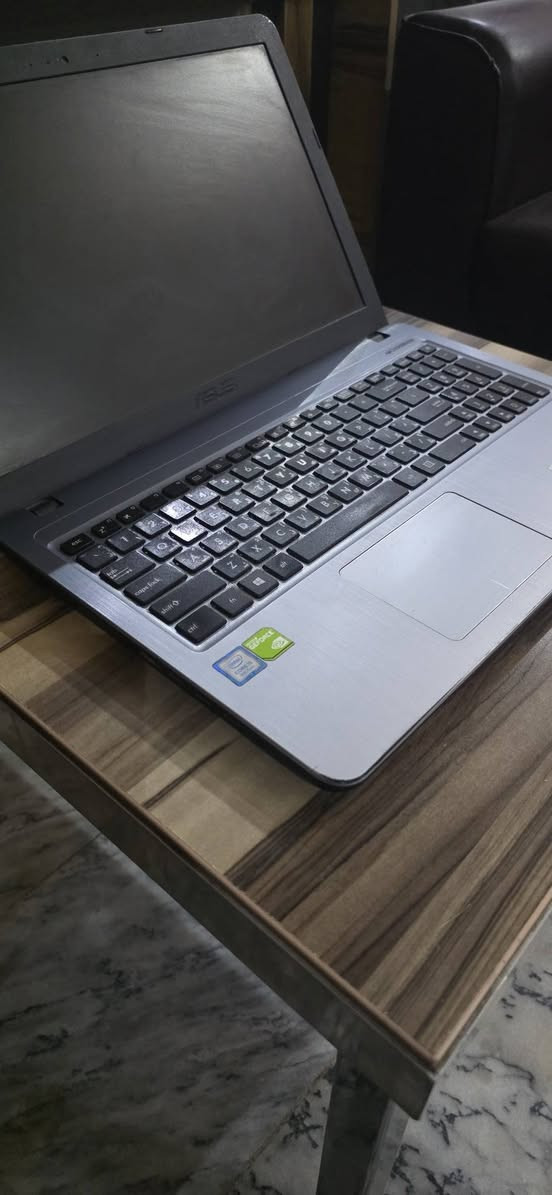 سلام عليكم
Asus VivoBook

المواصفات

Ram8

SSD 512GB

Core i5-8th 

كرت الشاشة NVIDIA 920MX 2GB

لابتوب مناسب للألعاب والدراسة والشغل الهندسي

اللابتوب كلش نضيف وادائة قوي
موجود بغداد - المنصور
تواصل ***********
