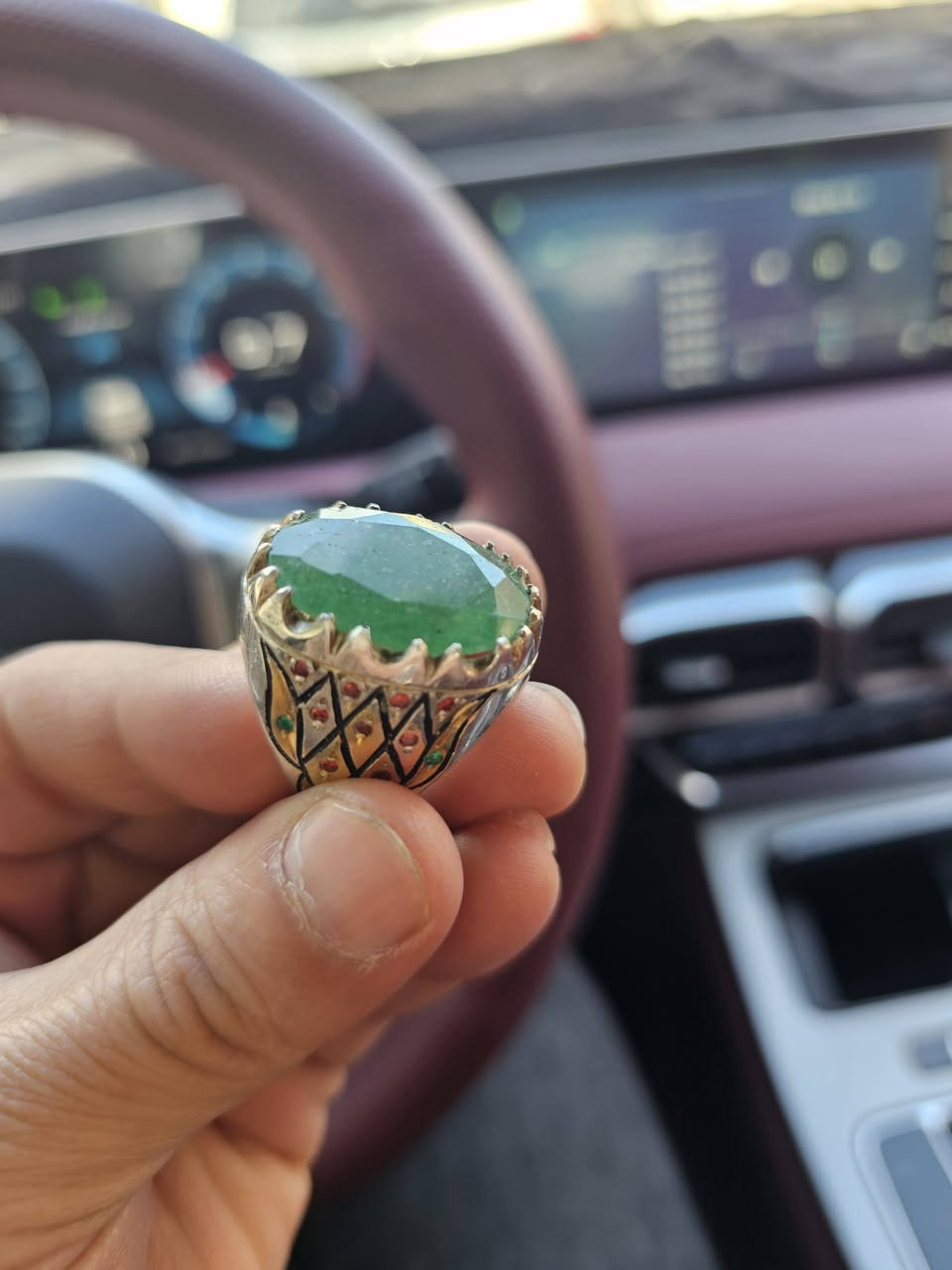 خاتم زمرد كبير وصياغة يدوية ثقيل مطعم بزمرد وياقوت افريقي قياس 23 للبيع


**إذا كنت صاحب هذا الإعلان وتريد حذفه لأي سبب، رجاءا أرسل رسالة إلى الدعم الفني**