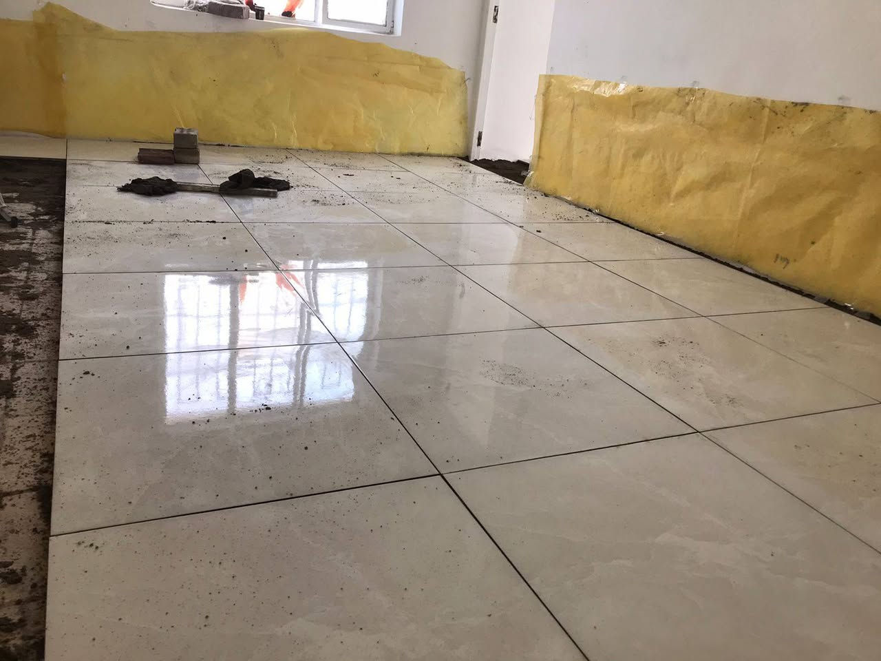 خلفه كاشي بورسلين انواع ترميم بياض لبخ من الغزالية وهذا رقمي بي وتساب ***********
