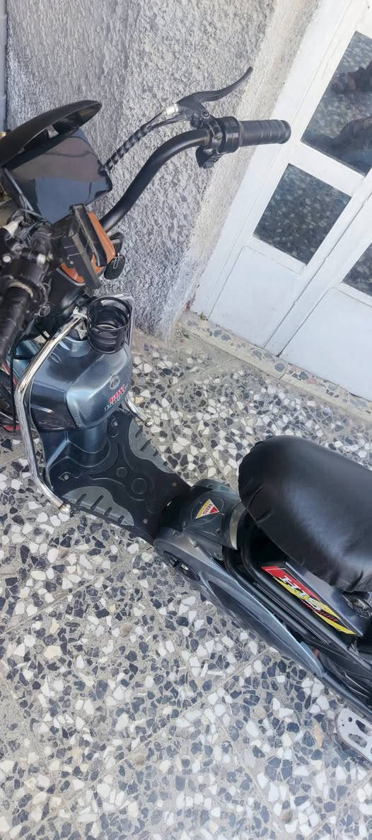 دراجة كهربائية حجم الملف 1500 السرعة القصوى 60 كيلو متر موديل 2025 متوفرة مع الدراجة جميع ملحقاتها
بطارية شوية نازلة

خالية من الاعطال و الكسور

سعر جدا مناسبب 300 الف

و ضمان اسبوع

مكاني بعداد الشعب شارع الصحة

رقم التواصل : ***********
