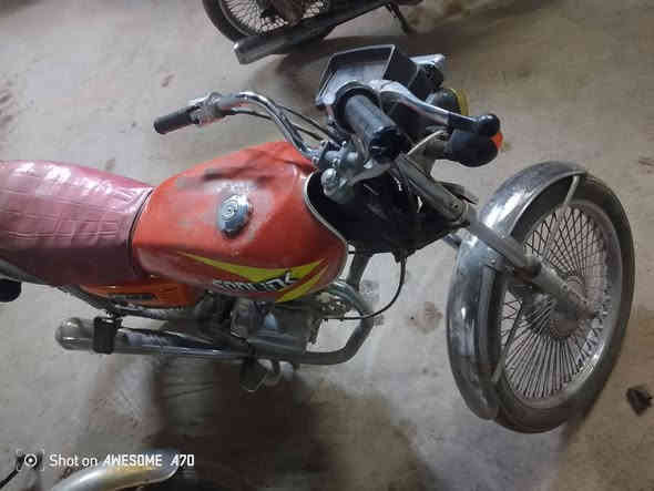 ايراني للبيع موديل 20 السعر الرقم التلفون***********
