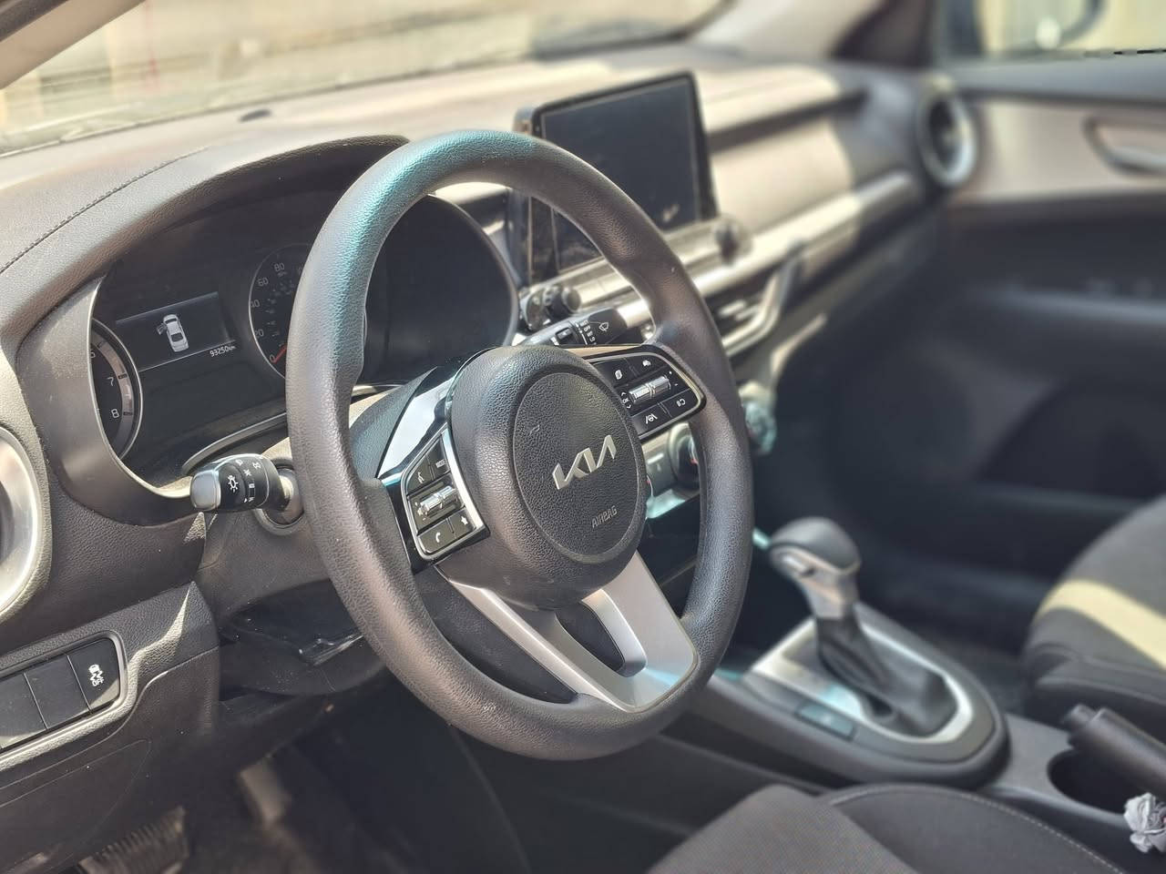 سلام عليكم 
كيه فوتي موديل ٢٠٢٣ 
محرك ٢٠٠٠ دوش 
السياره بدون رقم 
بعده ما امسجله 
تسجل جميع محافظات
السياره المنفيس بسم اخوي 
السياره مابيه مواصفات عاديه 
المكان بغداد الامين 
السعر 137 
***********
