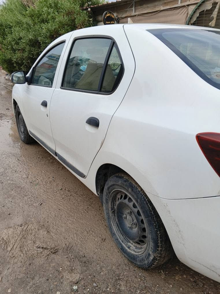 رینۆ سومبول ٢٠٢٠ سەیارەکە ٥ پارچەی بۆیاخە پشتی لێدرانەکی هەیە کەمەک ناو سندوقی گرتیە گێر مەکینە تەبرید بە شەرت سەنەوی ٢٠٢٧ مانگی ٧ رەقەم تەلەفۆن واتس ئاپ:*********** أربيل, العراق
